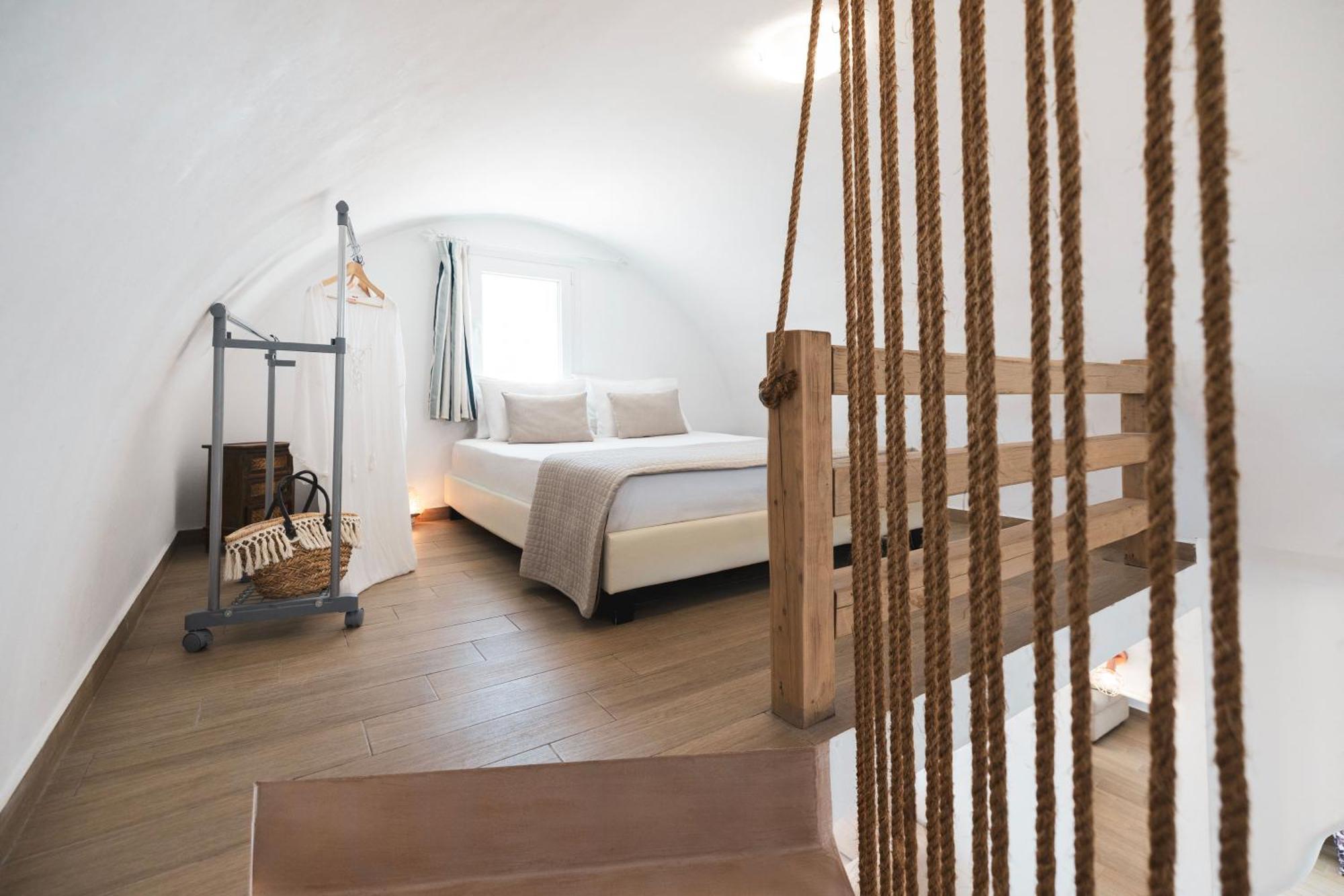 Cinnamon Villa With Private Hot Tub Пиргос Экстерьер фото